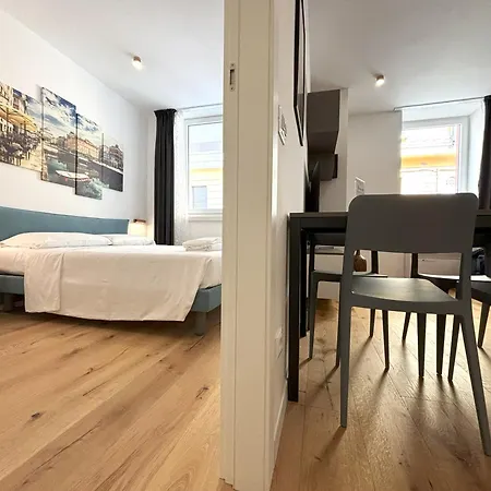 The Blue Corner * Trieste